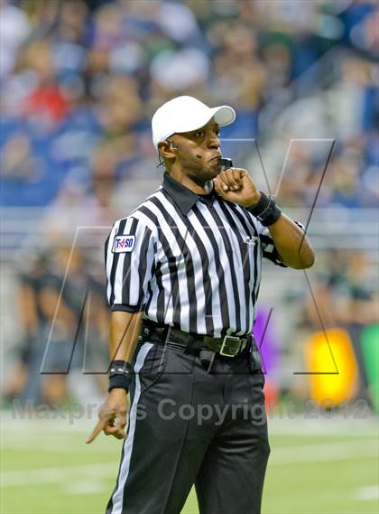 Thumbnail 1 in Brennan vs. Cedar Park (UIL 4A Division 2 Quarterfinal Playoff) photogallery.