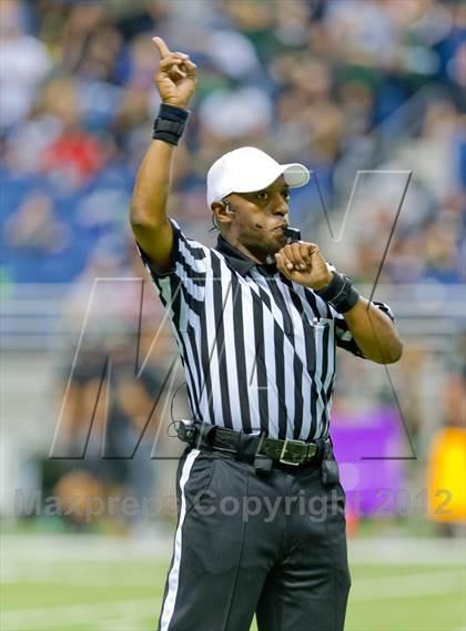 Thumbnail 2 in Brennan vs. Cedar Park (UIL 4A Division 2 Quarterfinal Playoff) photogallery.