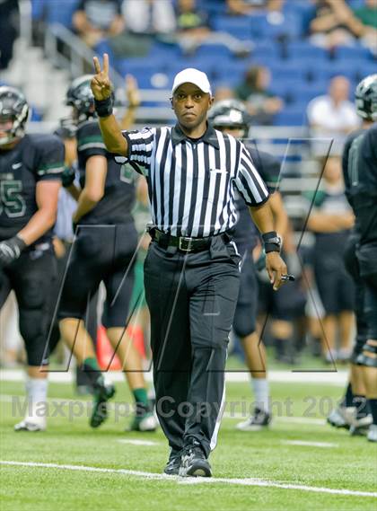 Thumbnail 3 in Brennan vs. Cedar Park (UIL 4A Division 2 Quarterfinal Playoff) photogallery.