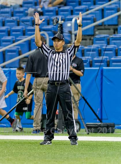 Thumbnail 3 in Brennan vs. Cedar Park (UIL 4A Division 2 Quarterfinal Playoff) photogallery.