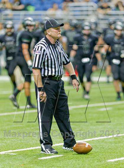 Thumbnail 3 in Brennan vs. Cedar Park (UIL 4A Division 2 Quarterfinal Playoff) photogallery.