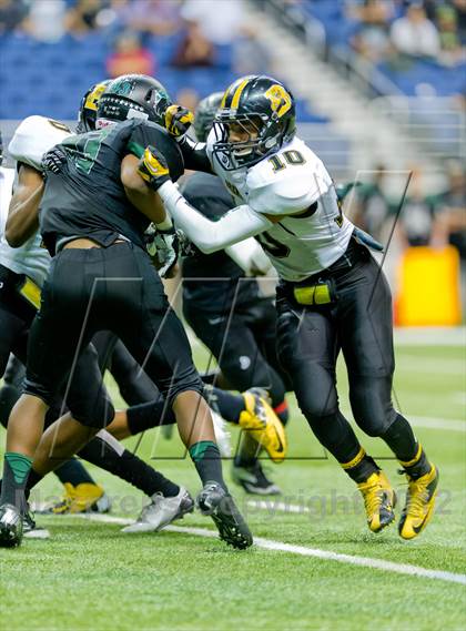 Thumbnail 2 in Brennan vs. Cedar Park (UIL 4A Division 2 Quarterfinal Playoff) photogallery.