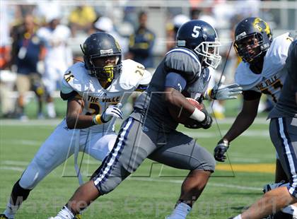 Thumbnail 2 in Loyola vs. East English Village Prep (Detroit Prep Kickoff Classic) photogallery.