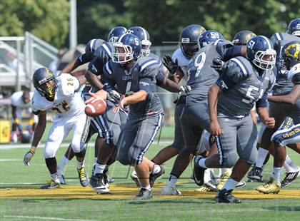 Thumbnail 2 in Loyola vs. East English Village Prep (Detroit Prep Kickoff Classic) photogallery.
