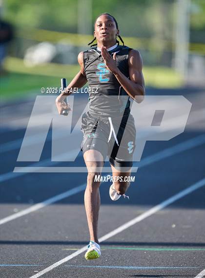 Thumbnail 3 in UIL 6A Track & Field Area 21&22 (4x400M Relay) photogallery.