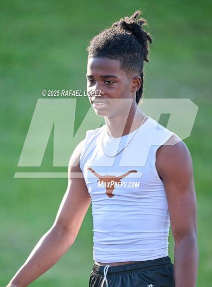 Thumbnail 3 in UIL 6A Track & Field Area 21&22 (4x400M Relay) photogallery.