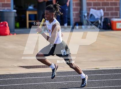 Thumbnail 2 in UIL 6A Track & Field Area 21&22 (4x400M Relay) photogallery.