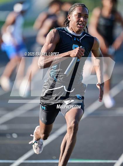 Thumbnail 2 in UIL 6A Track & Field Area 21&22 (4x400M Relay) photogallery.