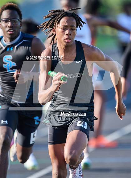 Thumbnail 3 in UIL 6A Track & Field Area 21&22 (4x400M Relay) photogallery.