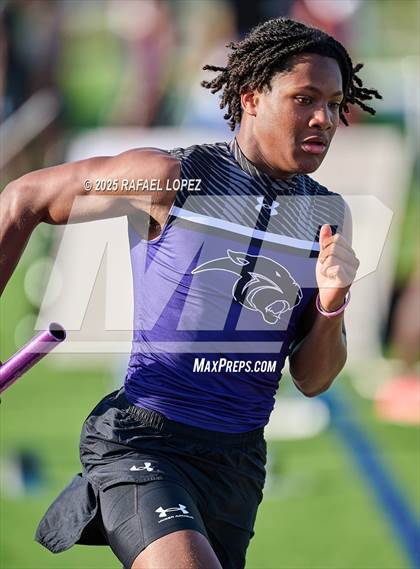 Thumbnail 1 in UIL 6A Track & Field Area 21&22 (4x400M Relay) photogallery.