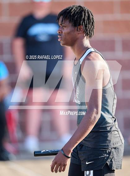 Thumbnail 1 in UIL 6A Track & Field Area 21&22 (4x400M Relay) photogallery.
