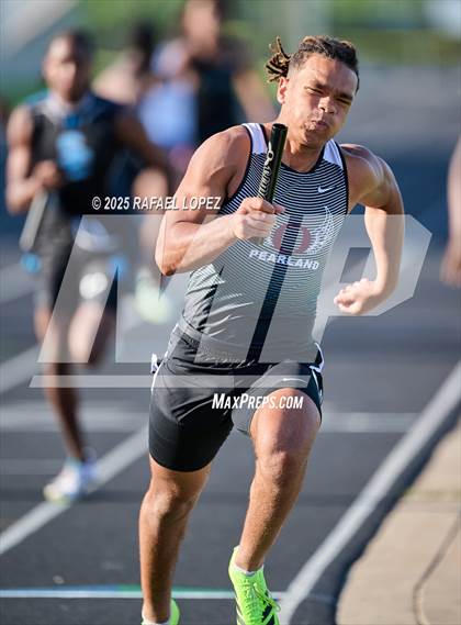 Thumbnail 1 in UIL 6A Track & Field Area 21&22 (4x400M Relay) photogallery.