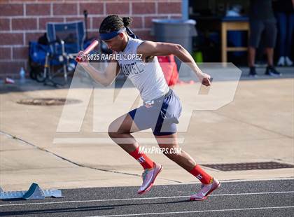 Thumbnail 1 in UIL 6A Track & Field Area 21&22 (4x400M Relay) photogallery.
