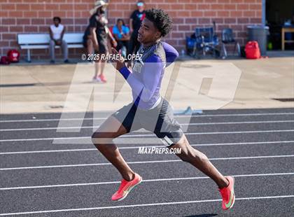 Thumbnail 1 in UIL 6A Track & Field Area 21&22 (4x400M Relay) photogallery.