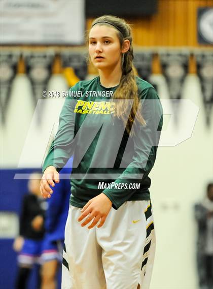 Thumbnail 2 in St. Joseph Notre Dame vs. Pinewood (Lamorinda Classic) photogallery.