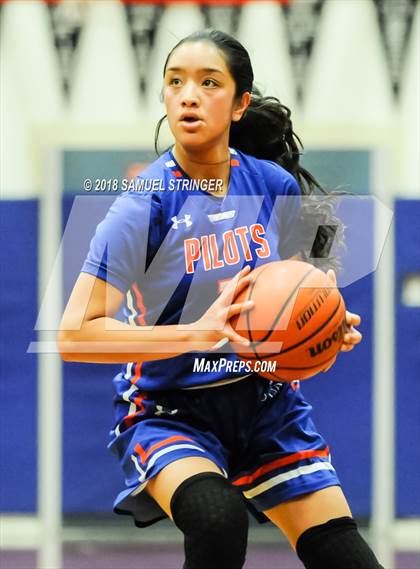 Thumbnail 2 in St. Joseph Notre Dame vs. Pinewood (Lamorinda Classic) photogallery.