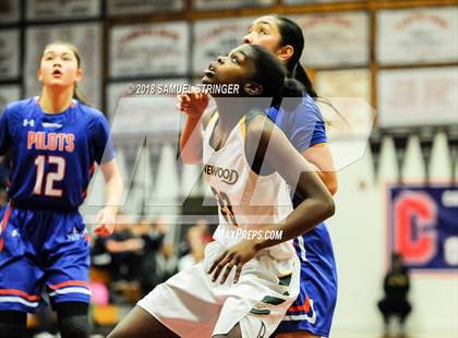 Thumbnail 2 in St. Joseph Notre Dame vs. Pinewood (Lamorinda Classic) photogallery.