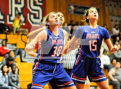 Thumbnail 2 in St. Joseph Notre Dame vs. Pinewood (Lamorinda Classic) photogallery.