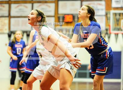 Thumbnail 1 in St. Joseph Notre Dame vs. Pinewood (Lamorinda Classic) photogallery.