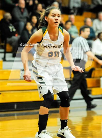 Thumbnail 1 in St. Joseph Notre Dame vs. Pinewood (Lamorinda Classic) photogallery.