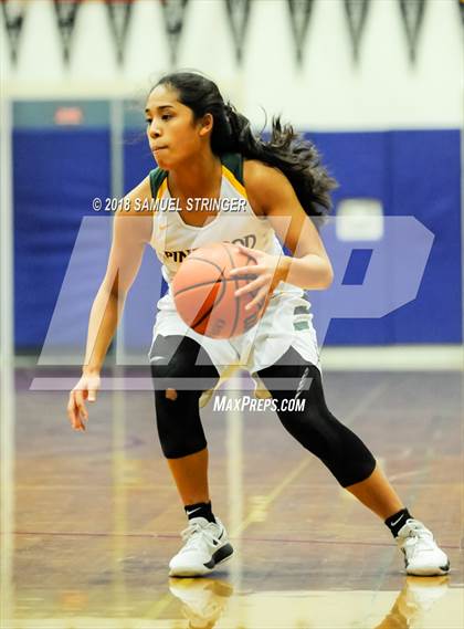 Thumbnail 2 in St. Joseph Notre Dame vs. Pinewood (Lamorinda Classic) photogallery.