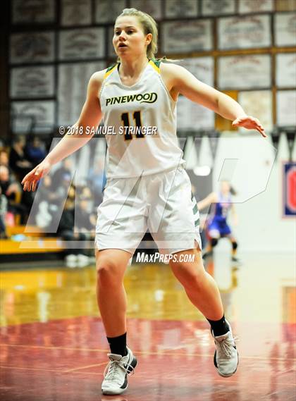 Thumbnail 3 in St. Joseph Notre Dame vs. Pinewood (Lamorinda Classic) photogallery.