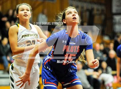 Thumbnail 3 in St. Joseph Notre Dame vs. Pinewood (Lamorinda Classic) photogallery.