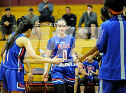 Thumbnail 2 in St. Joseph Notre Dame vs. Pinewood (Lamorinda Classic) photogallery.