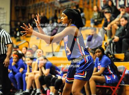 Thumbnail 1 in St. Joseph Notre Dame vs. Pinewood (Lamorinda Classic) photogallery.