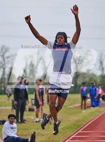 Thumbnail 1 in CCISD Ruben C Jordan Relays (Long Jump) photogallery.