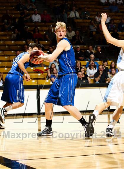 Thumbnail 2 in Broomfield vs. Valor Christian (CHSAA 4A Final Four) photogallery.