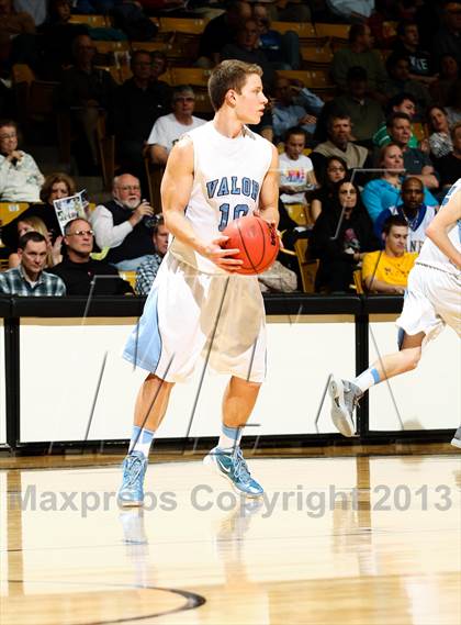 Thumbnail 3 in Broomfield vs. Valor Christian (CHSAA 4A Final Four) photogallery.