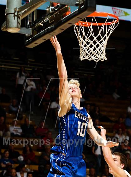 Thumbnail 2 in Broomfield vs. Valor Christian (CHSAA 4A Final Four) photogallery.