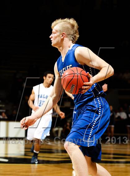Thumbnail 2 in Broomfield vs. Valor Christian (CHSAA 4A Final Four) photogallery.