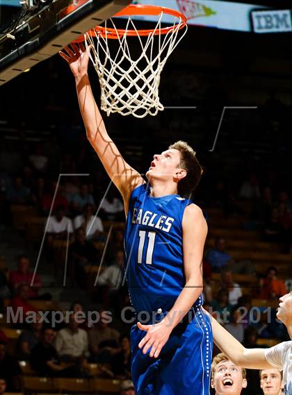 Thumbnail 2 in Broomfield vs. Valor Christian (CHSAA 4A Final Four) photogallery.