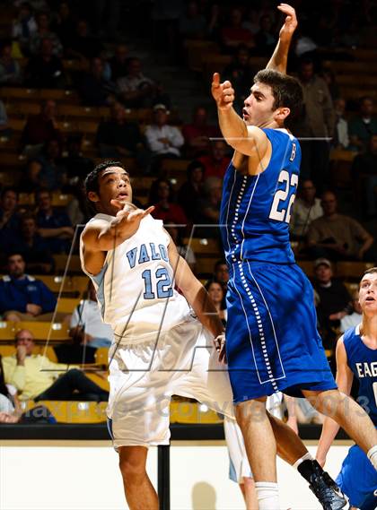 Thumbnail 2 in Broomfield vs. Valor Christian (CHSAA 4A Final Four) photogallery.