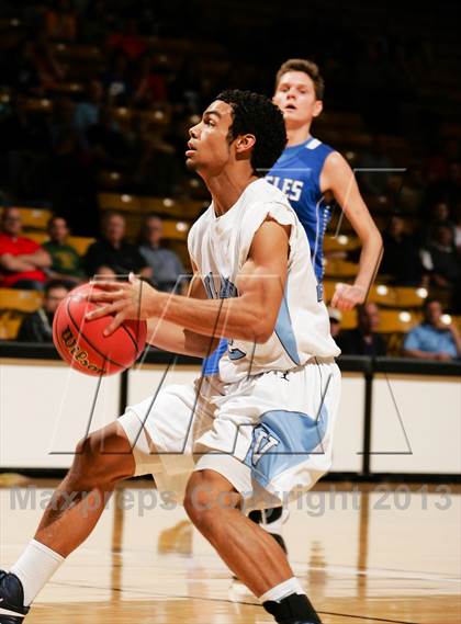 Thumbnail 2 in Broomfield vs. Valor Christian (CHSAA 4A Final Four) photogallery.
