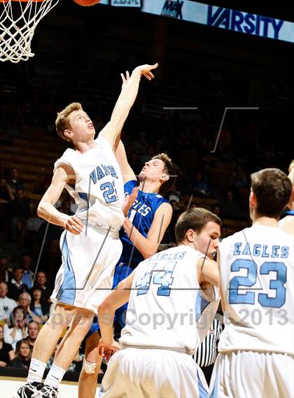 Thumbnail 3 in Broomfield vs. Valor Christian (CHSAA 4A Final Four) photogallery.