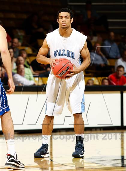 Thumbnail 1 in Broomfield vs. Valor Christian (CHSAA 4A Final Four) photogallery.