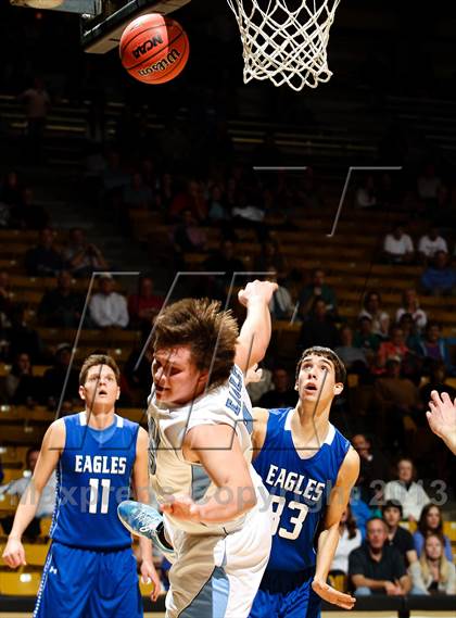 Thumbnail 3 in Broomfield vs. Valor Christian (CHSAA 4A Final Four) photogallery.