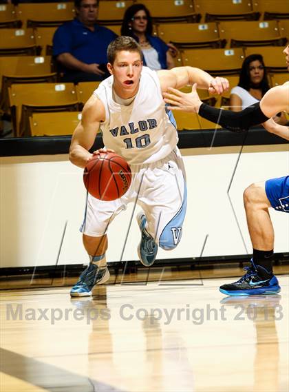 Thumbnail 2 in Broomfield vs. Valor Christian (CHSAA 4A Final Four) photogallery.