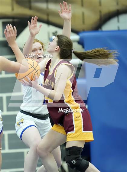 Thumbnail 2 in Oakton @ Robinson (VHSL Class 6 Quarterfinal) photogallery.