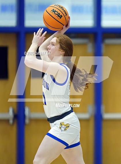 Thumbnail 1 in Oakton @ Robinson (VHSL Class 6 Quarterfinal) photogallery.
