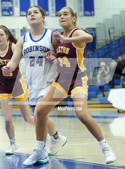 Thumbnail 2 in Oakton @ Robinson (VHSL Class 6 Quarterfinal) photogallery.