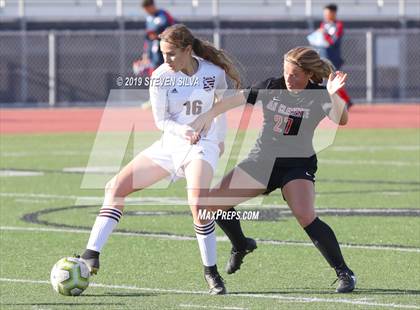 Thumbnail 2 in Kofa vs. San Clemente (25th Annual SoCal Soccer Classic) photogallery.