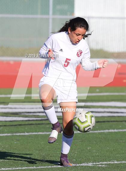 Thumbnail 2 in Kofa vs. San Clemente (25th Annual SoCal Soccer Classic) photogallery.