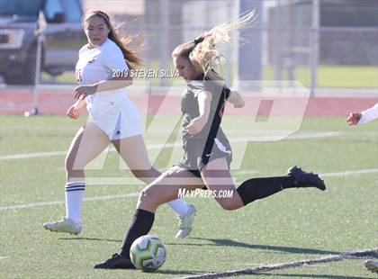 Thumbnail 2 in Kofa vs. San Clemente (25th Annual SoCal Soccer Classic) photogallery.