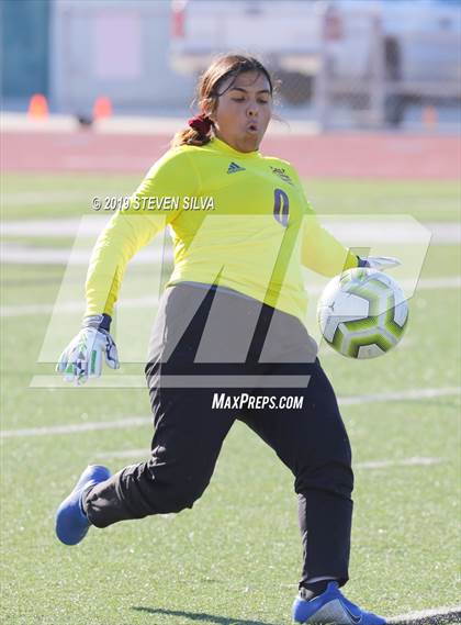 Thumbnail 2 in Kofa vs. San Clemente (25th Annual SoCal Soccer Classic) photogallery.