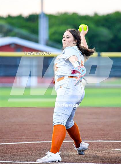 Thumbnail 2 in Caldwell vs La Grange photogallery.