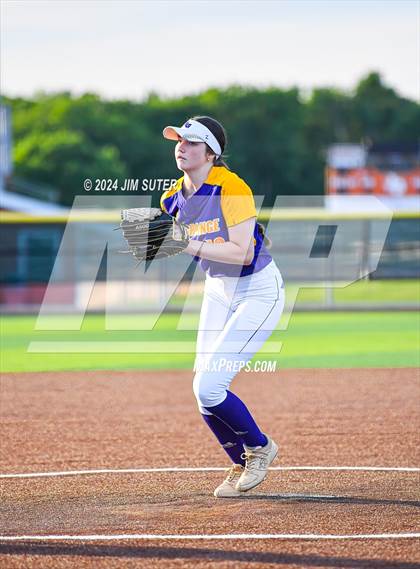 Thumbnail 3 in Caldwell vs La Grange photogallery.
